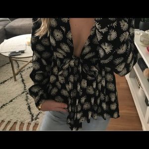 Cold Stone Fox floral top